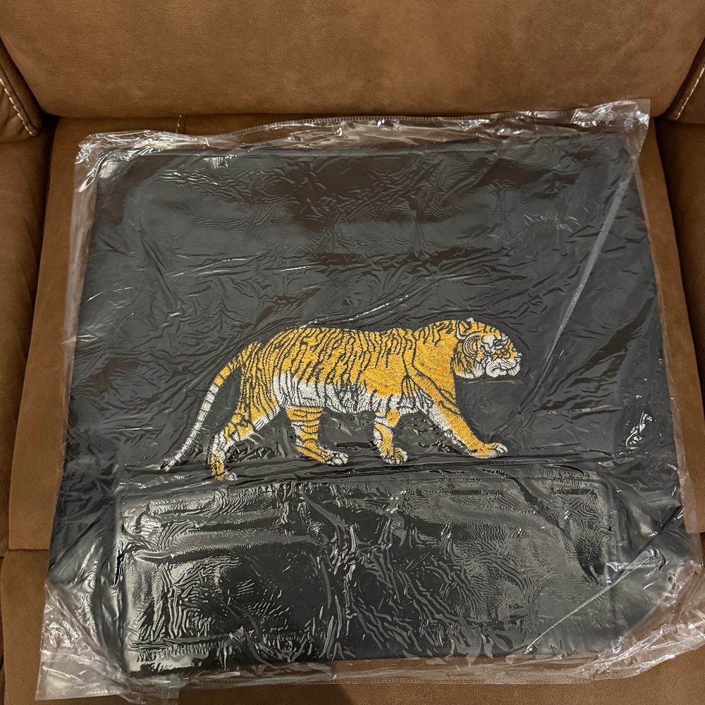 PU leather tiger embroidered handbag handcrafted